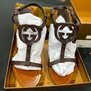 Gucci leather wedge sandals size 9 US